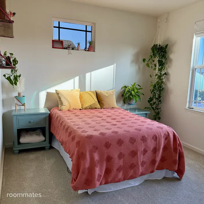 Room for rent in Petaluma, CA $1250, house