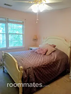 Room for rent in Lilburn, GA $900, house
