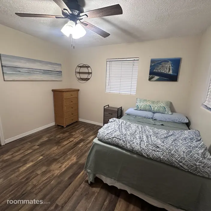 Room for rent in Lake Park, FL $1000, house