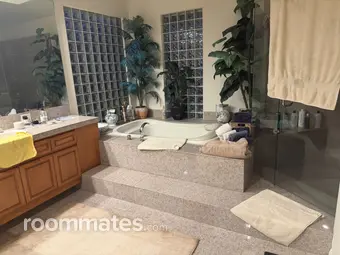 Room for rent in Palm Desert, CA $0, house