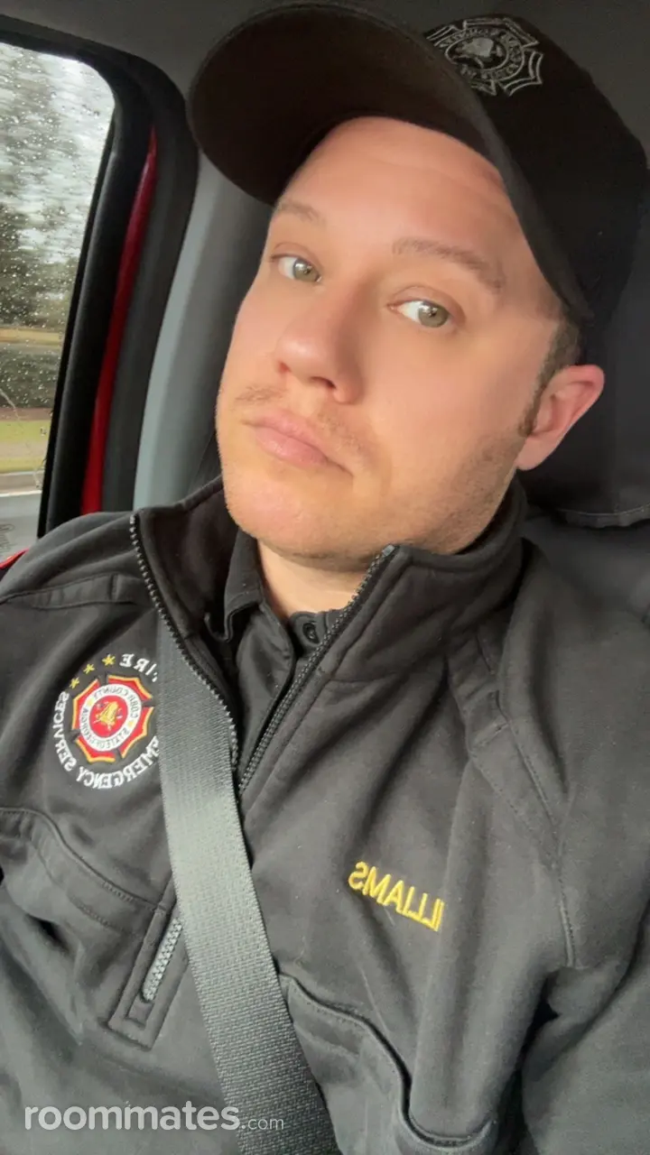 Profile photo 16 of 17