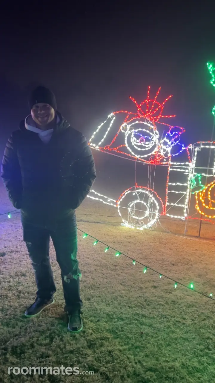 Profile photo 13 of 17