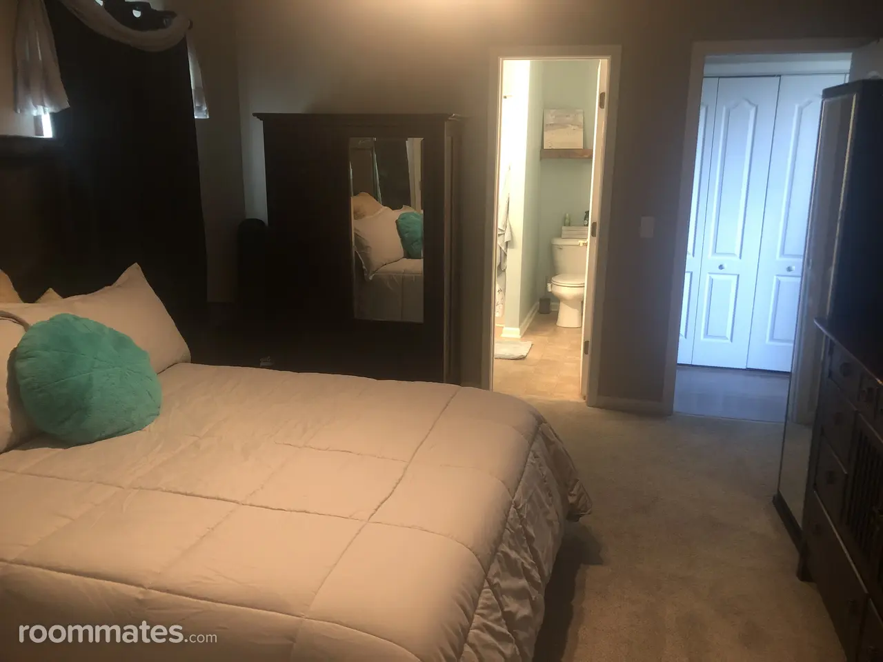 Profile photo 7 of 17