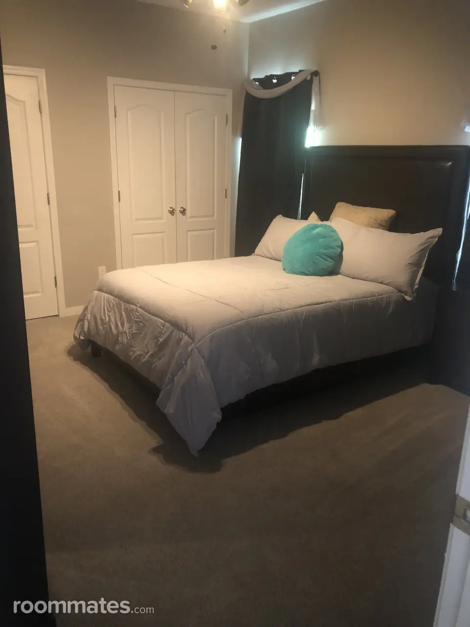 Profile photo 6 of 17