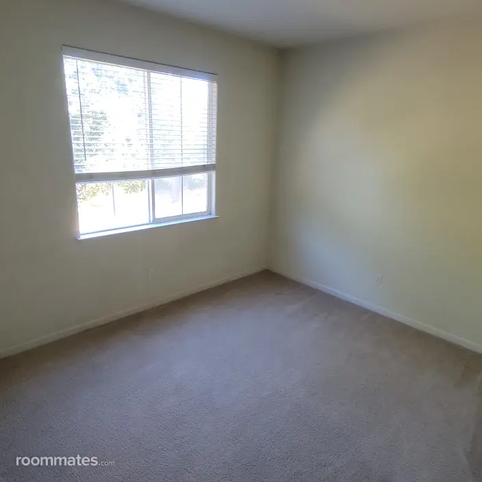 Room for rent in Santa Rosa, CA $950, townhouse