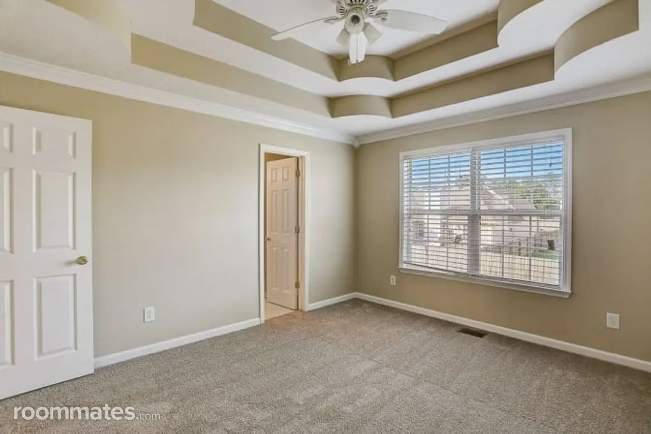 Profile photo 1 of 6