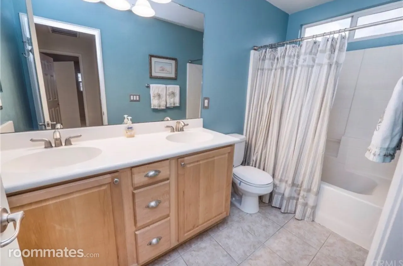 Profile photo 2 of 4