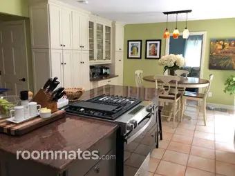 Room for rent in East Greenwich, RI $975, house