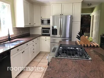 Room for rent in East Greenwich, RI $975, house