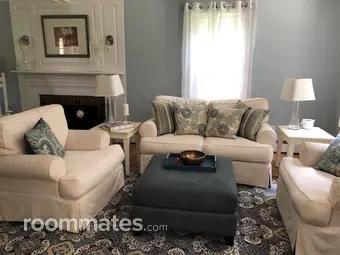 Room for rent in East Greenwich, RI $975, house