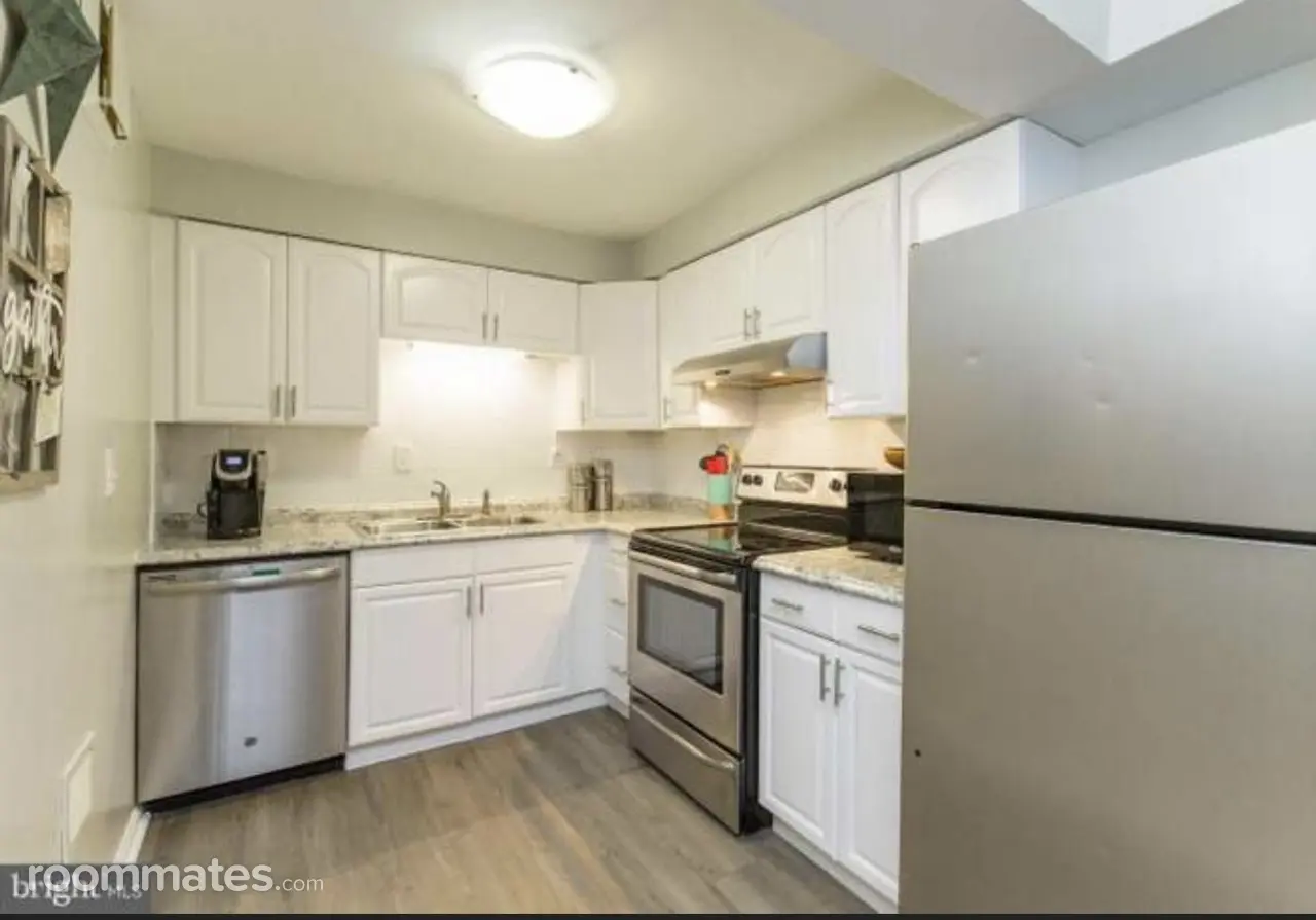 Profile photo 4 of 8