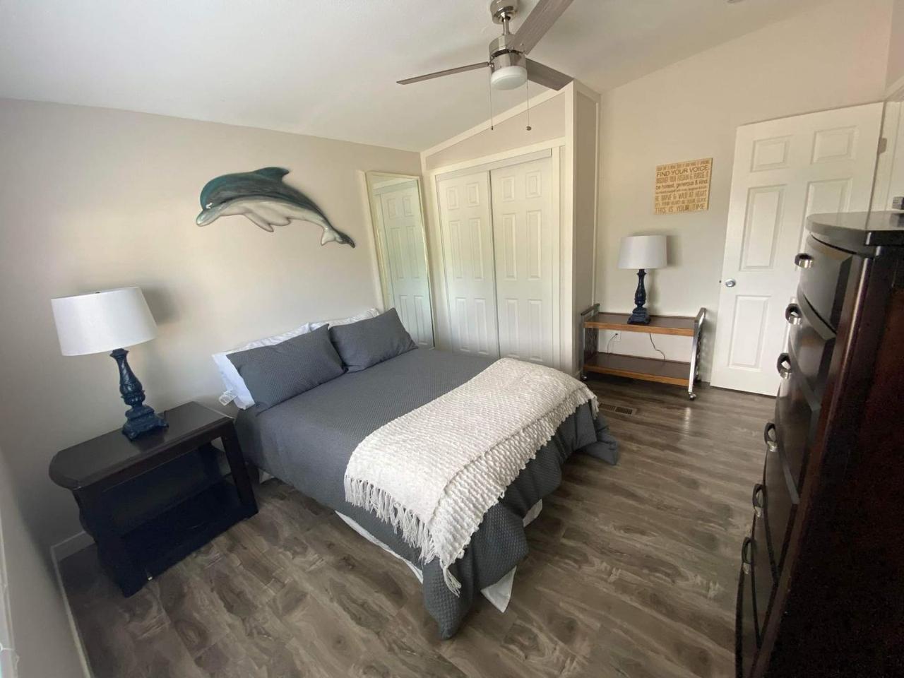 Profile photo 2 of 6