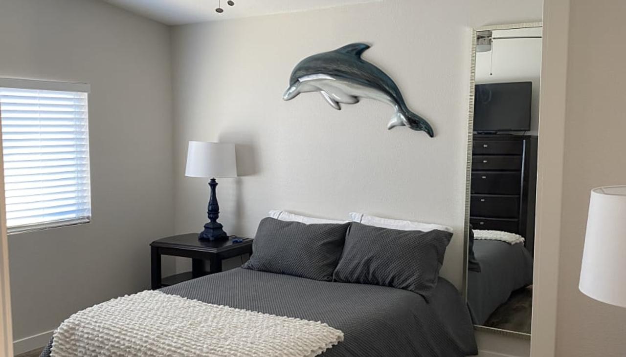 Profile photo 1 of 6