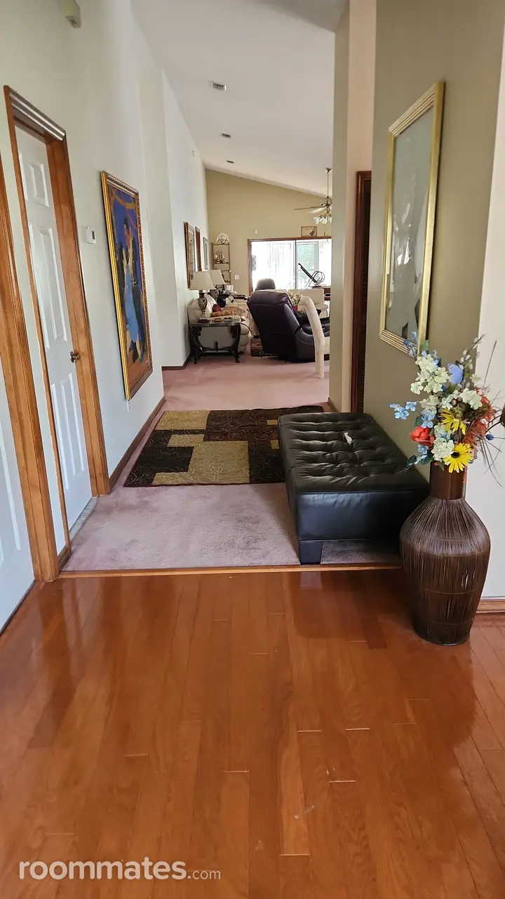 Profile photo 8 of 16