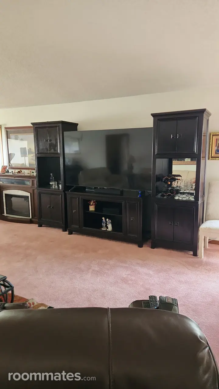 Profile photo 10 of 16