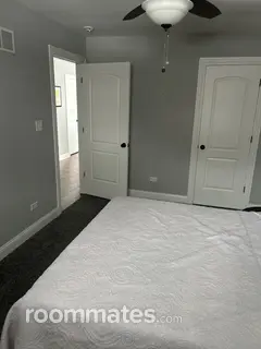 Room for rent in Countryside, IL $1100, house