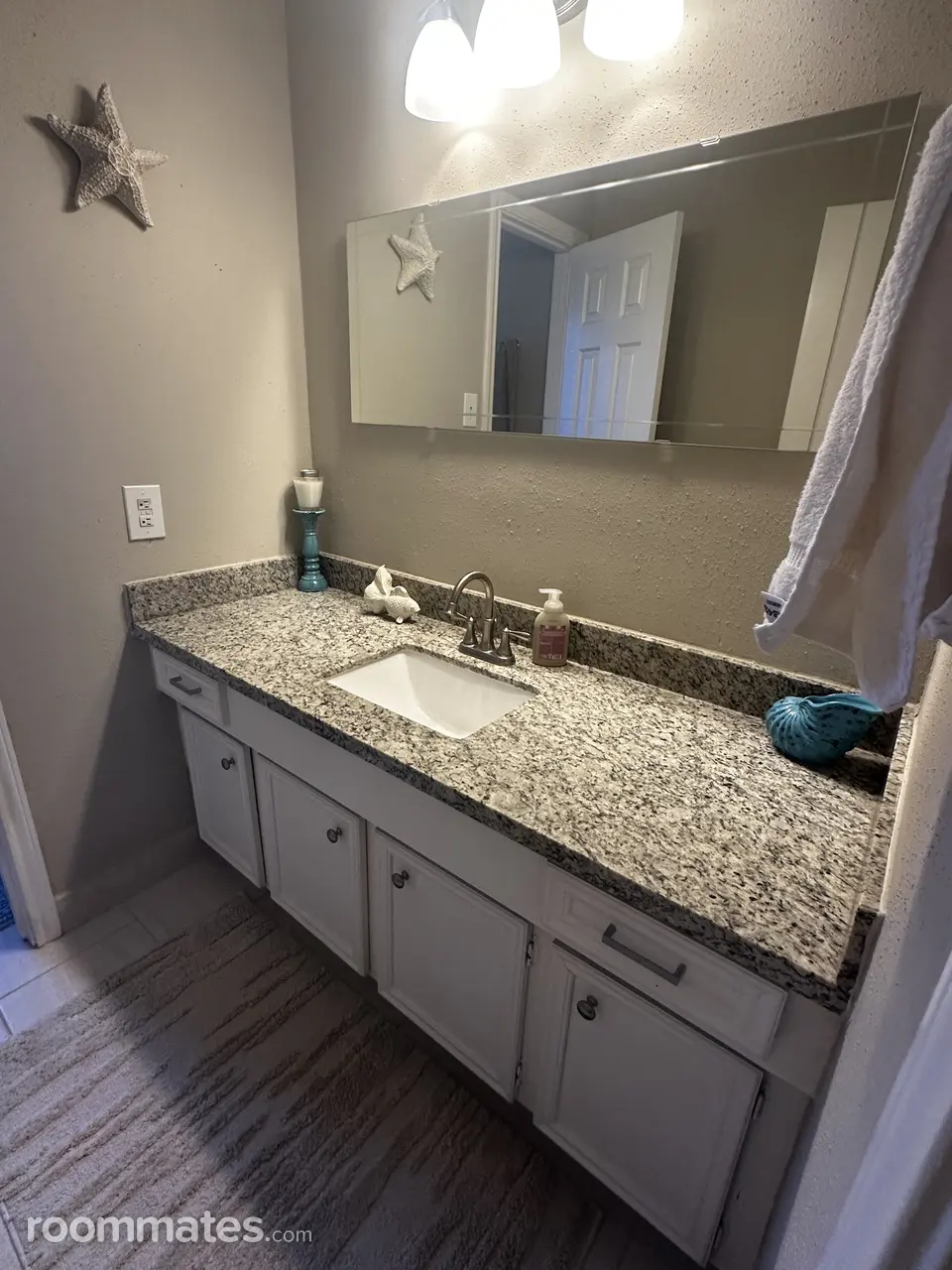 Profile photo 3 of 14