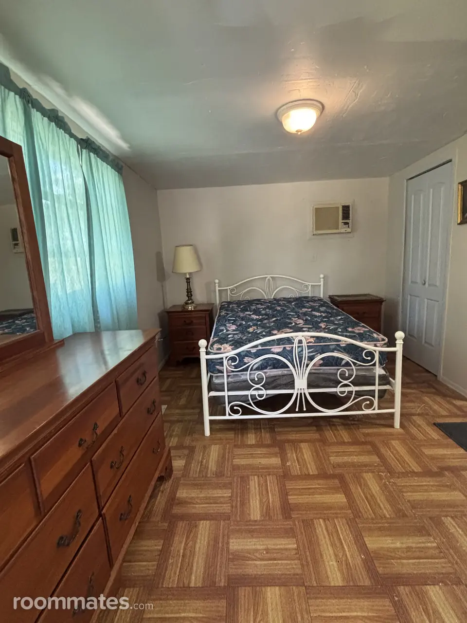 Profile photo 1 of 10