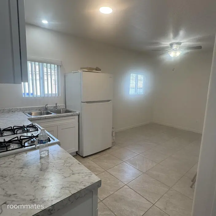Room for rent in Montclair, CA $1800, house