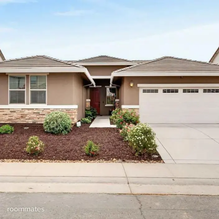 Room for rent in Rancho Cordova, CA $975, house