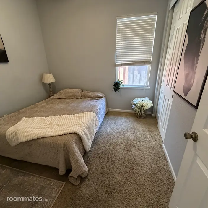 Room for rent in Rancho Cordova, CA $875, house