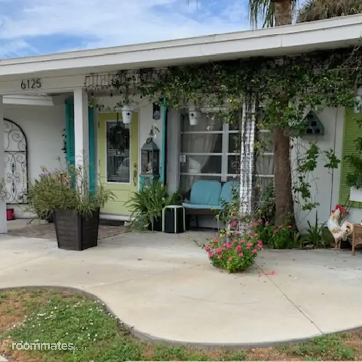Room for rent in Sarasota, FL $1250, house