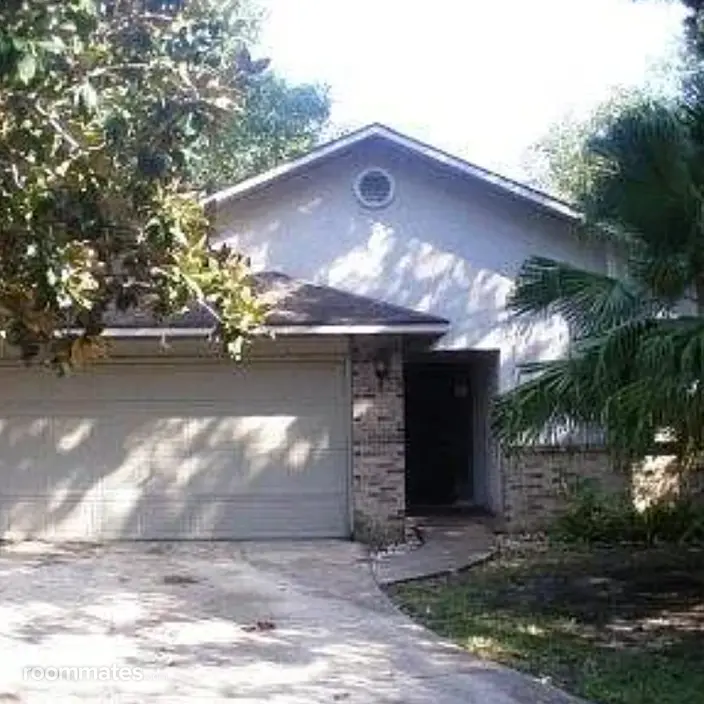 Room for rent in St. Augustine, FL $1000, house