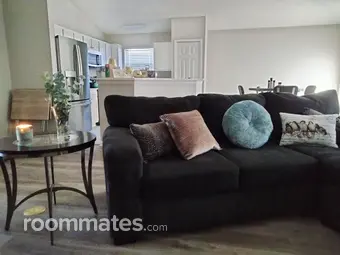Room for rent in Jacksonville, FL $1000, house