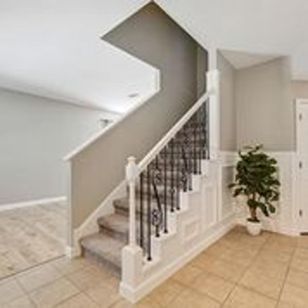 Profile photo 7 of 12