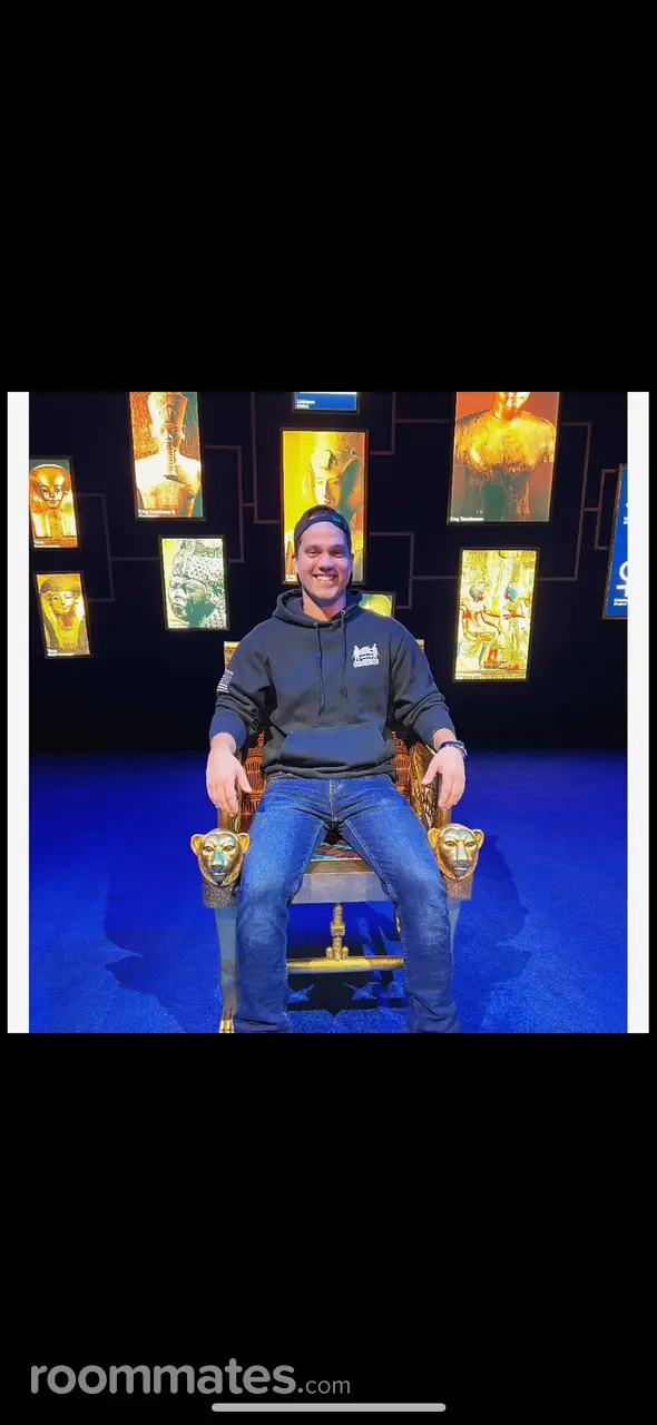 Profile photo 10 of 19