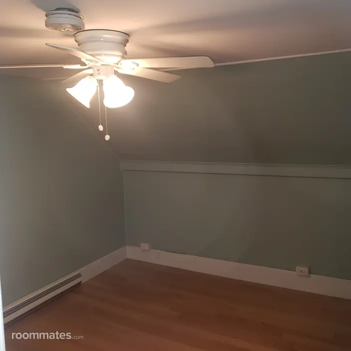 Room for rent in Gloucester, MA $950, house