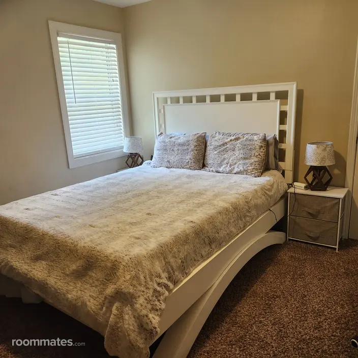 Room for rent in McDonough, GA $900, house