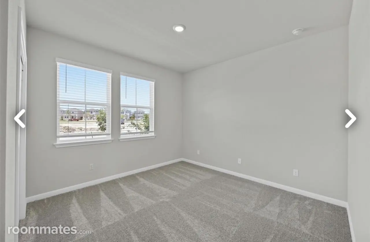 Profile photo 10 of 10