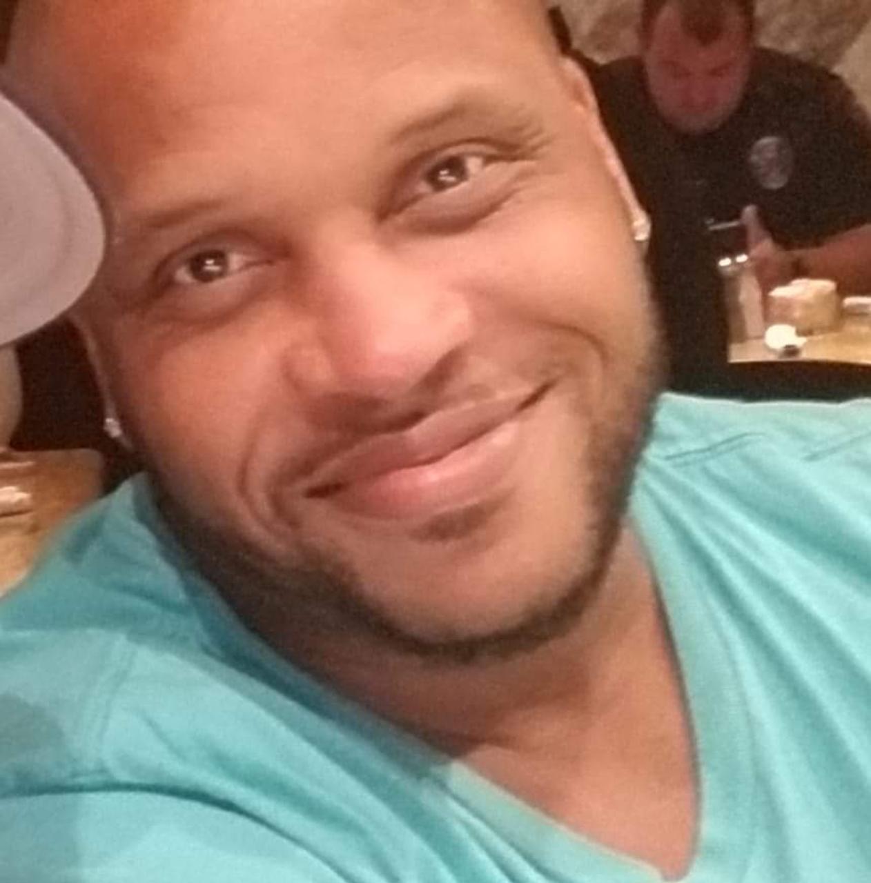 Profile photo 8 of 8