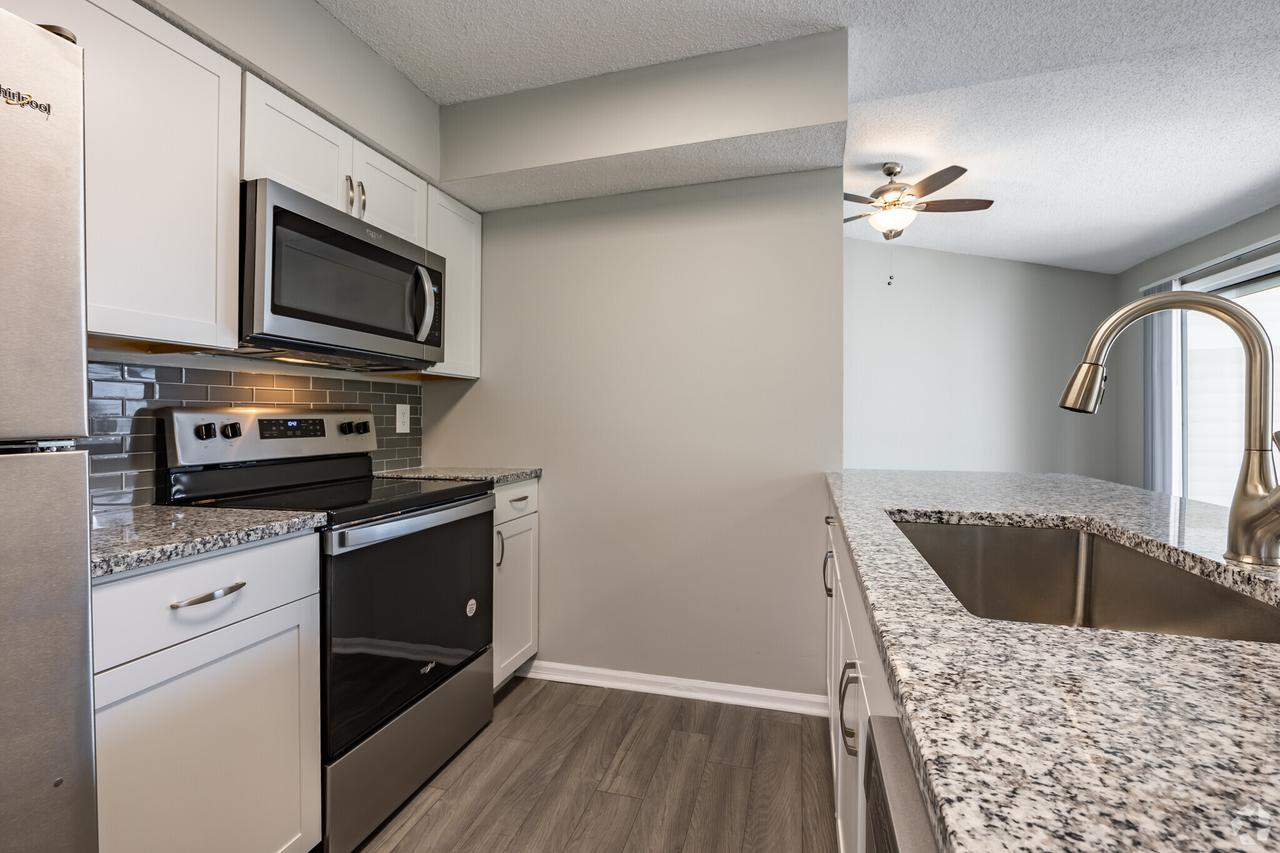 Profile photo 4 of 15