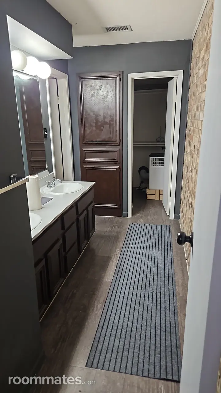 Profile photo 2 of 10