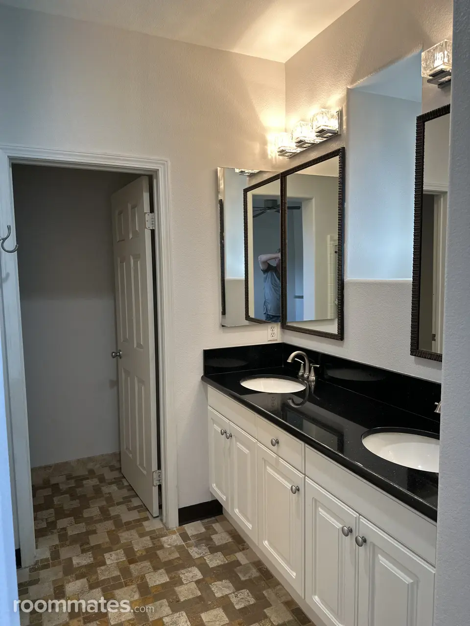 Profile photo 5 of 13