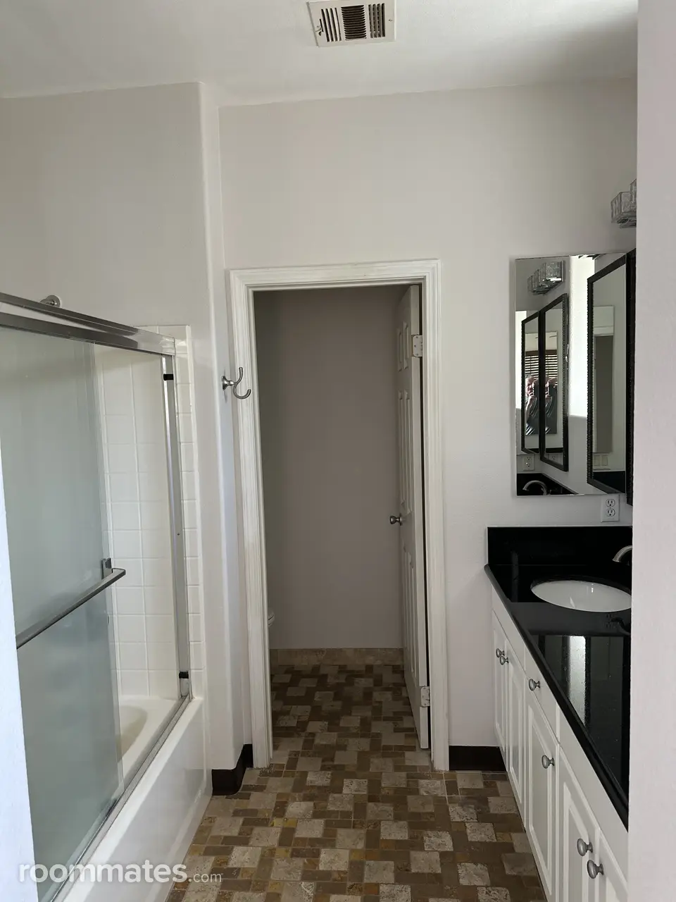 Profile photo 4 of 13