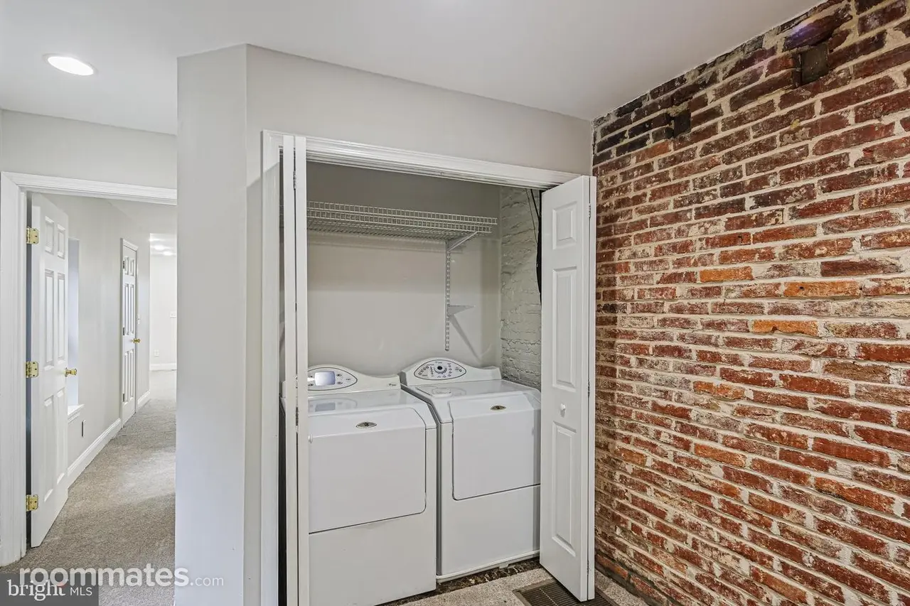 Profile photo 7 of 11