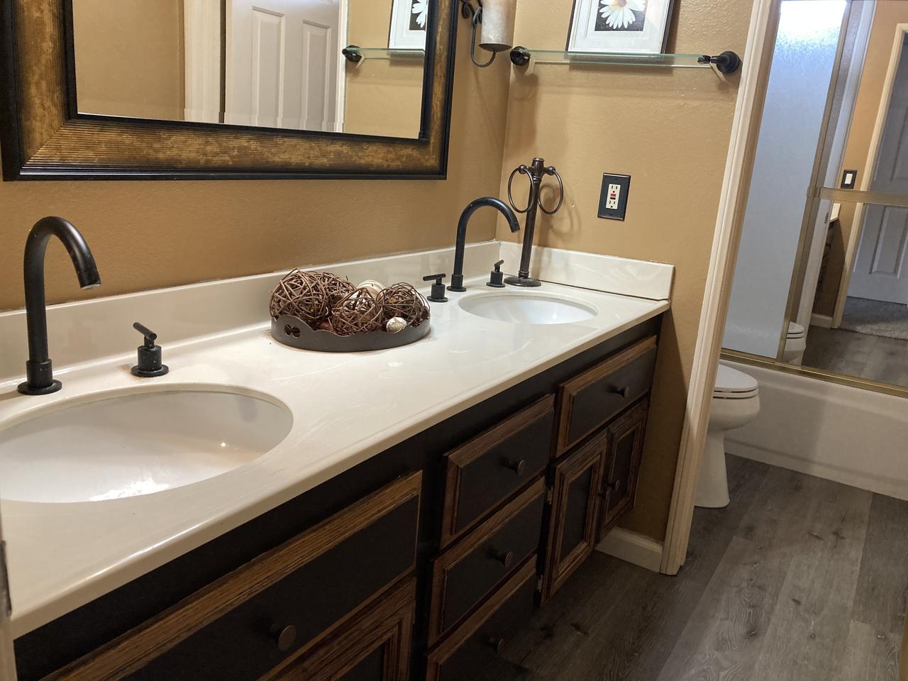 Profile photo 3 of 11