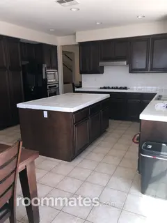 Room for rent in Victorville, CA $850, house