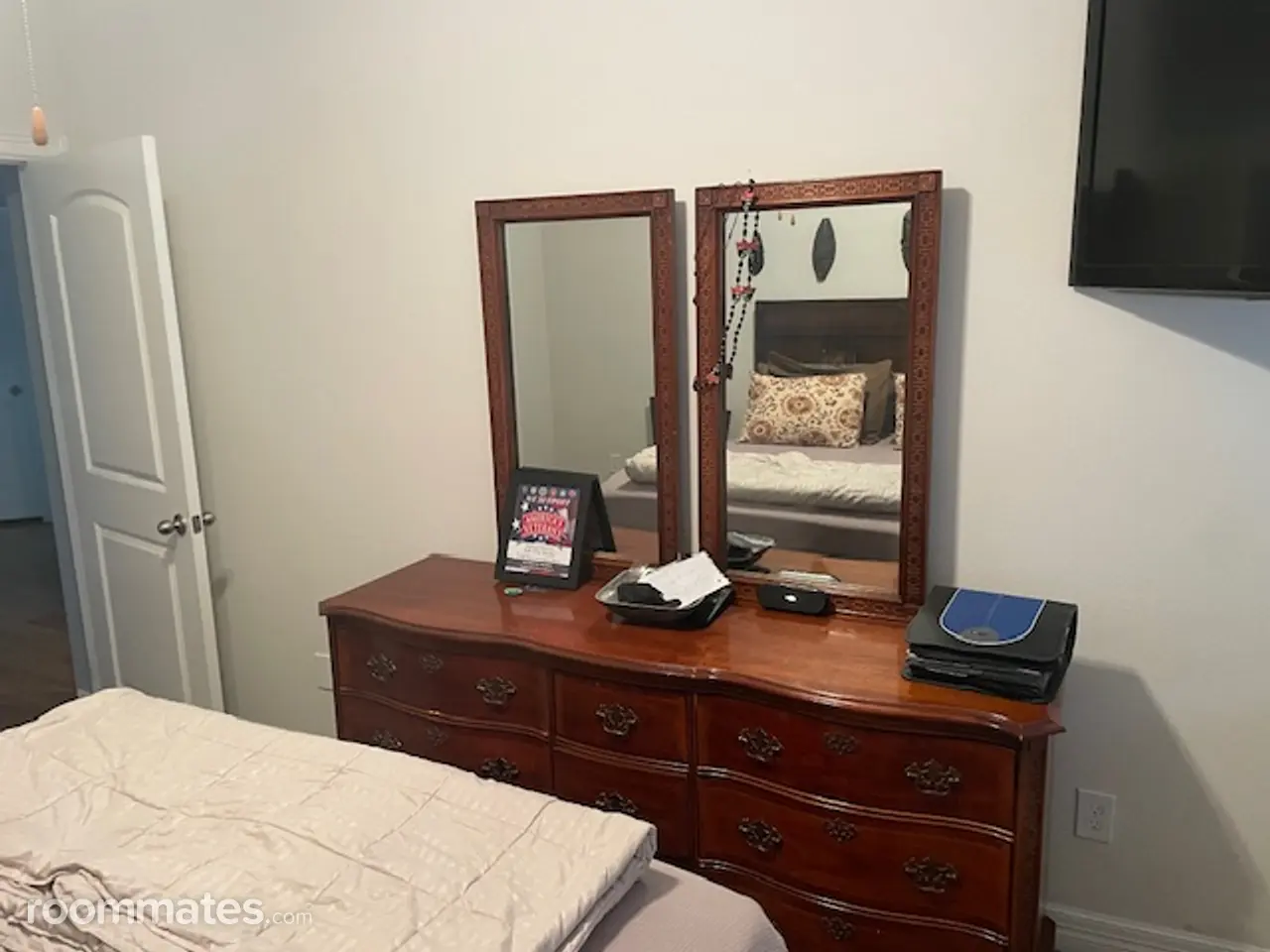 Profile photo 5 of 6