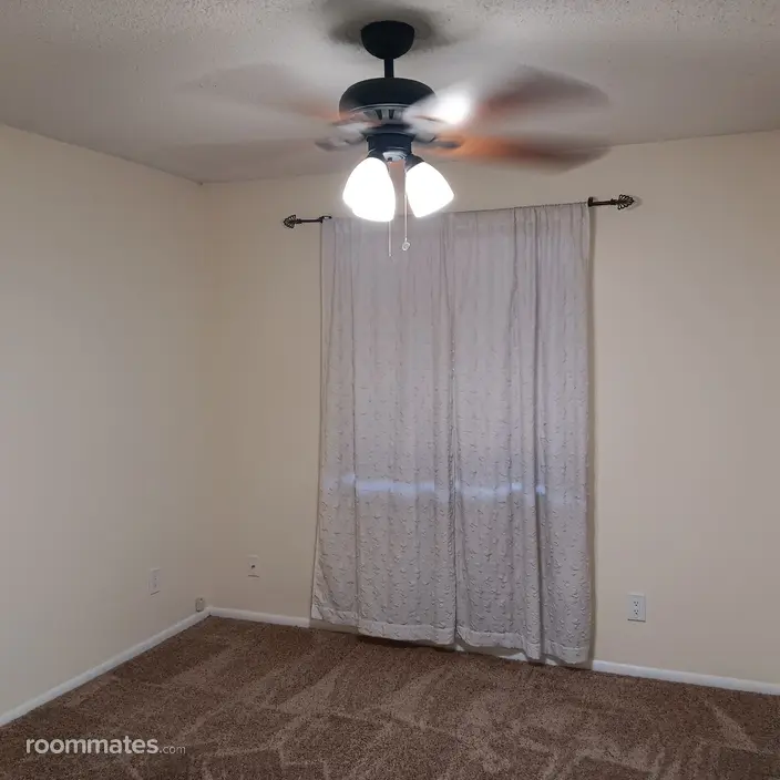 Room for rent in Tempe, AZ $900, condo