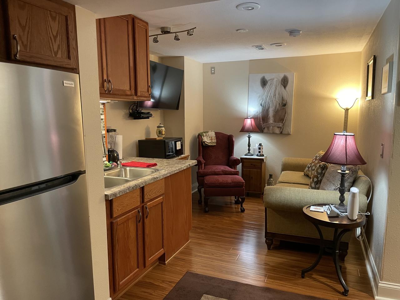 Profile photo 3 of 10