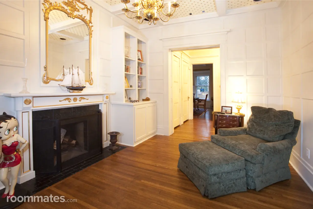 Profile photo 1 of 7