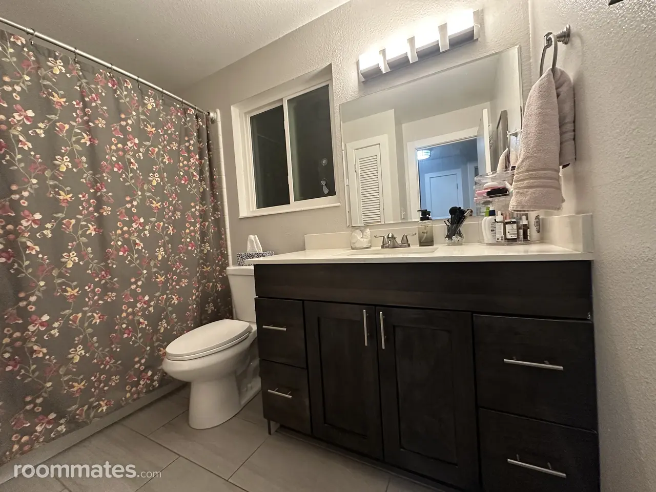 Profile photo 4 of 15