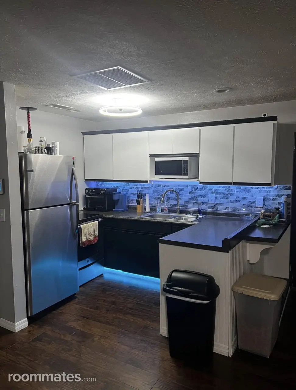 Profile photo 3 of 14