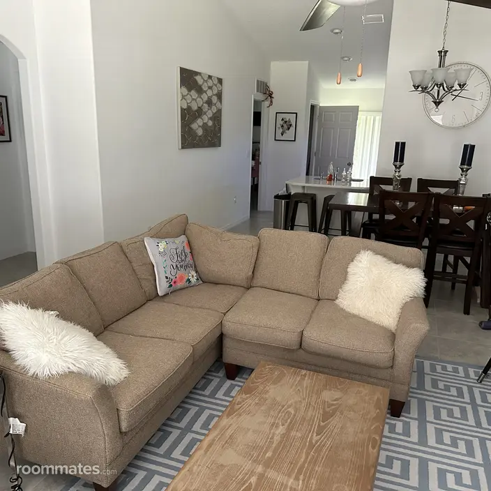 Room for rent in Palm Coast, FL $900, house
