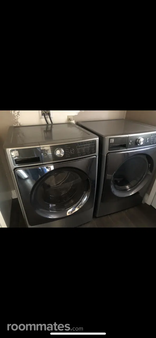 Profile photo 3 of 9