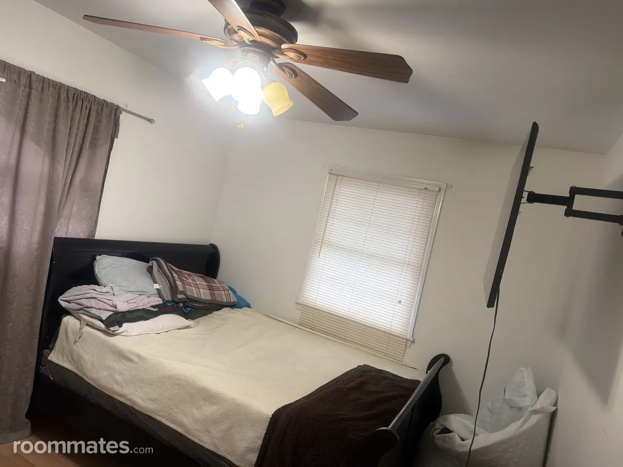 Profile photo 1 of 2